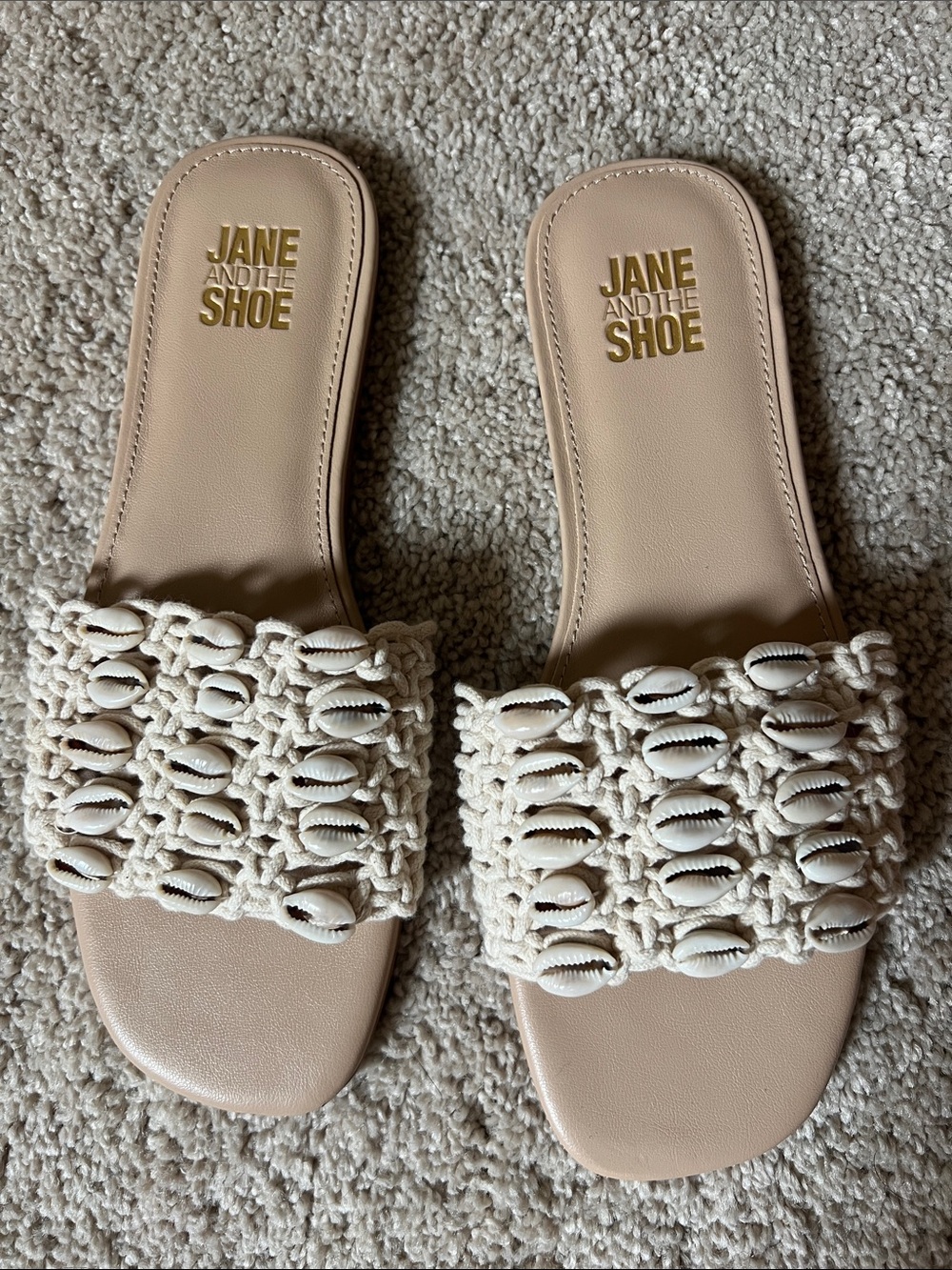 Shell Sandals - Picture 2 of 3